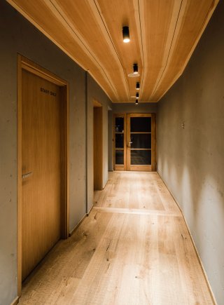 003034_REA06.jpg