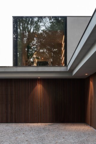 003228_REA02.jpg